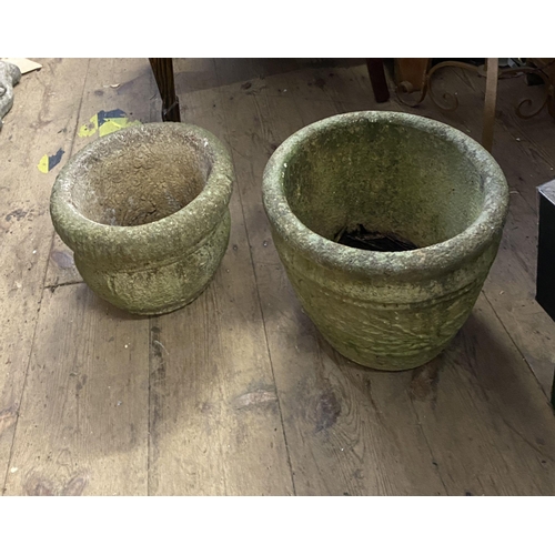 960 - 2 stoneware pots