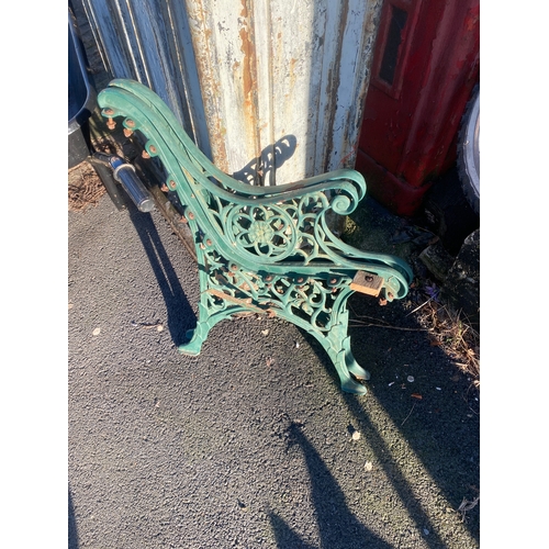 1131 - Pair cast iron bench ends