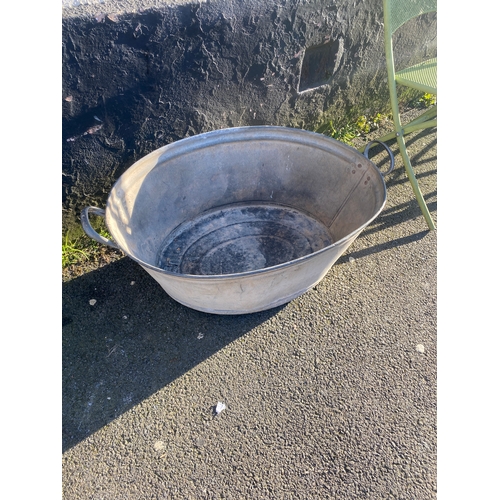 1126 - 2 handled galvanised bath