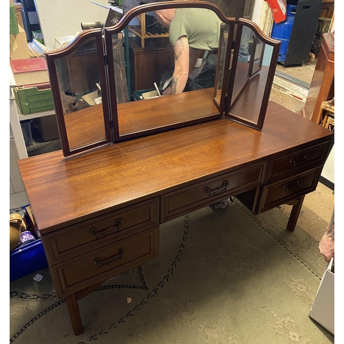 504 - Mid century dressing table