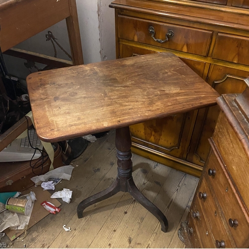 123 - Tilt top pedestal table