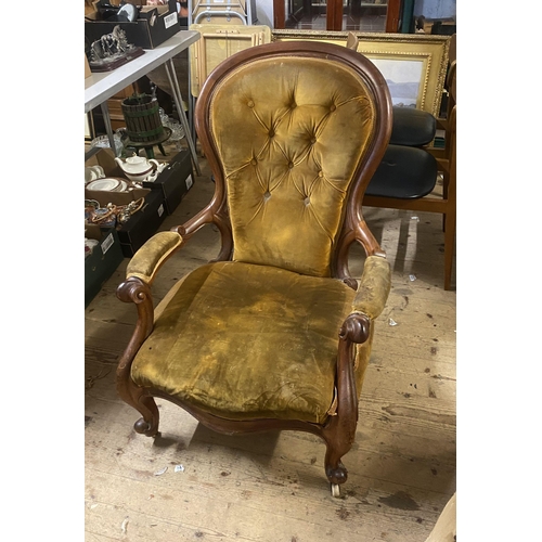 261 - Victorian mahogany lounge chair