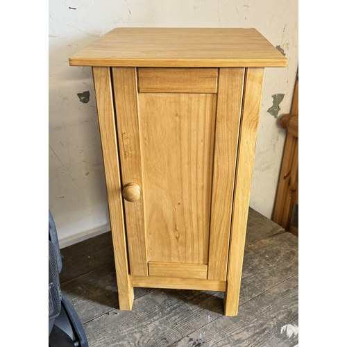 506 - Pine pot cabinet