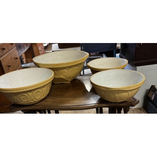 18 - Glazed mixing bowls