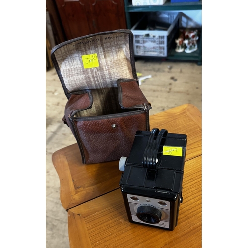 243 - Box brownie camera