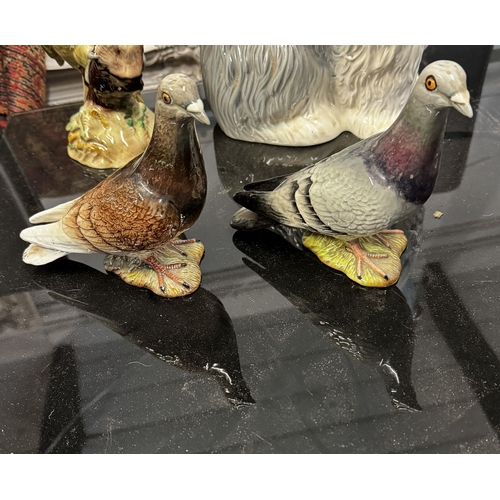 458 - Pair Beswick pigeons