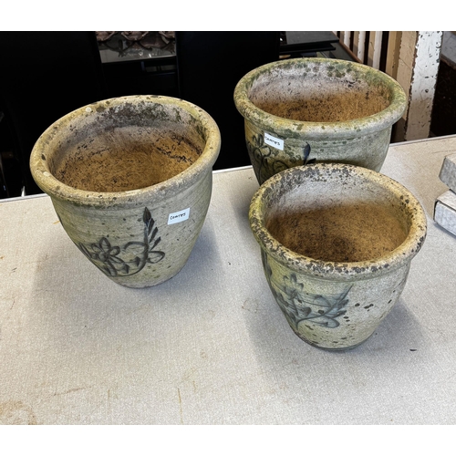 469 - 3 plant pots