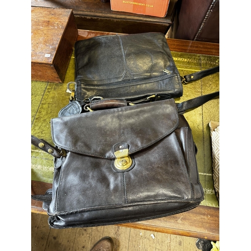 291 - 2 leather bags