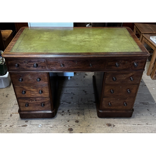 310 - Good quality mahogany 9 drawer pedestal desk