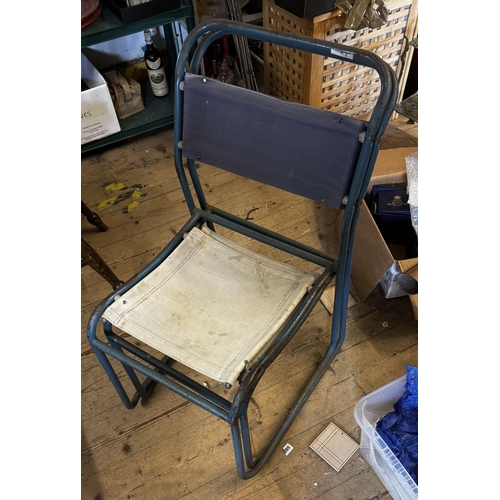 340 - 2 stacking chairs