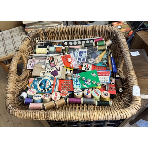 17 - Basket sewing miscellaneous