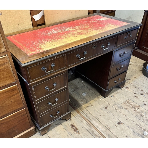 142 - Mahogany pedestal desk