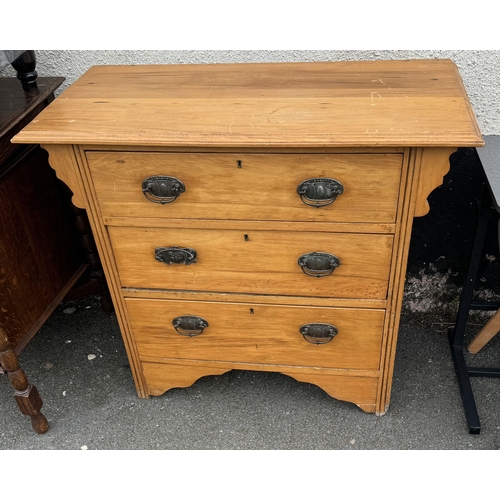 14 - 3 drawer chest