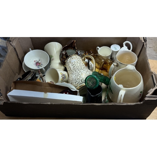 45 - Box jugs etc