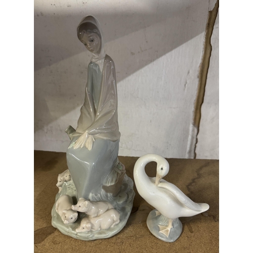 50 - 2 lladro figures