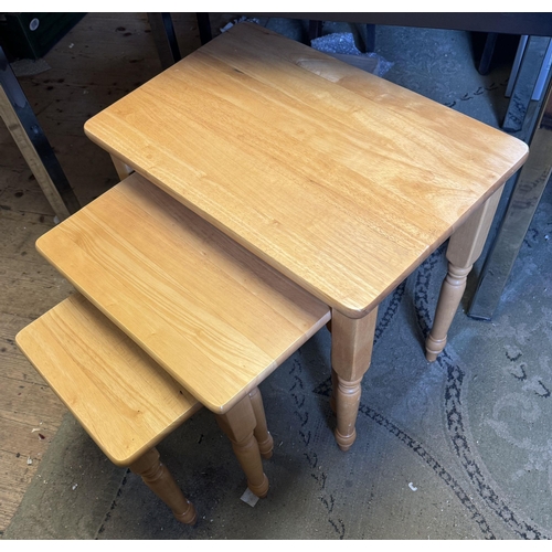 602 - Nest pine tables