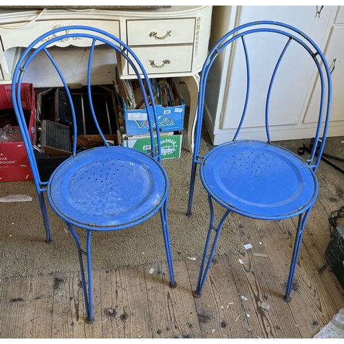 622 - 2 metal garden chairs