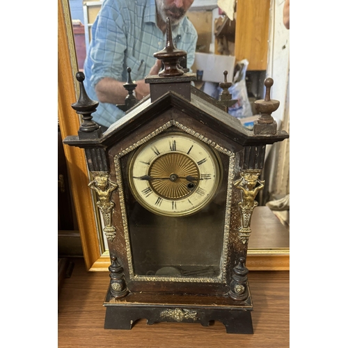 675 - Victorian mantle clock