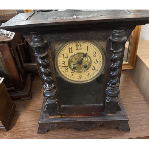 676 - Victorian mantle clock