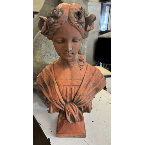 682 - Terracotta female bust