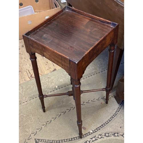 502 - Victorian mahogany plantstand