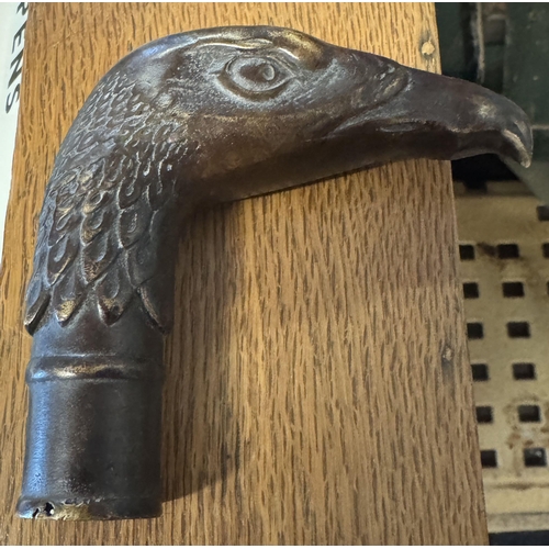 642 - Bronze eagle head walking stick handle