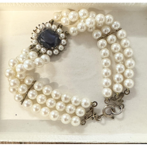 653 - Pearl & saphire bracelet