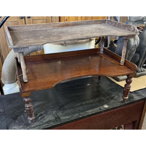 788 - 2 mahogany bed tables