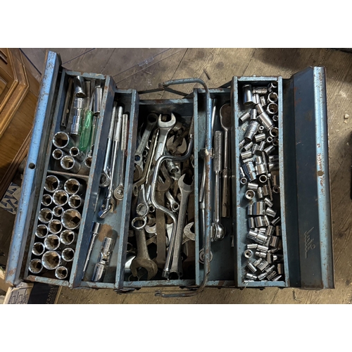 791 - Tool box & tools