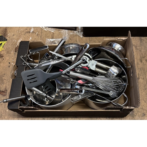 812 - Box cutlery etc