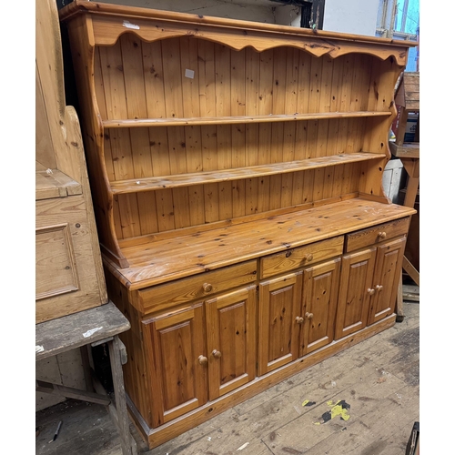 814 - Large pine dresser