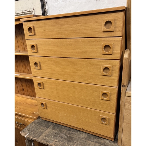 819 - Mid century cheat drawers