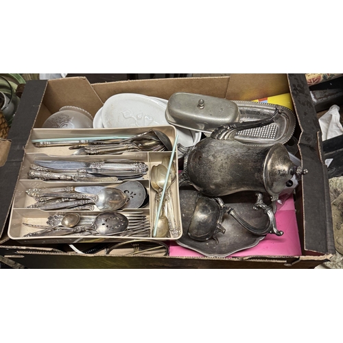 840 - Box cutlery etc