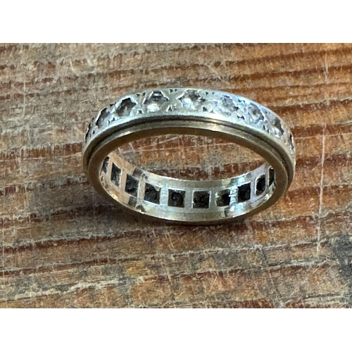 678 - 9ct gold eternity ring