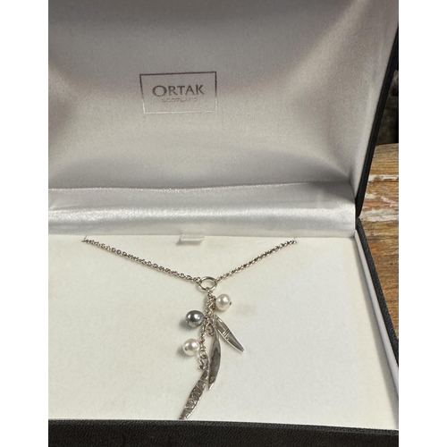 697 - Ortak silver pendant & chain