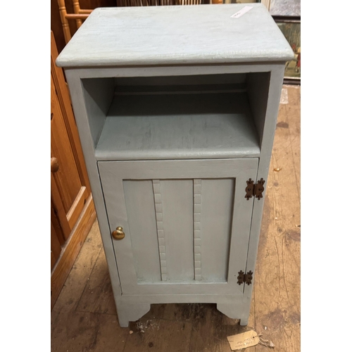 845 - Painted cabinet