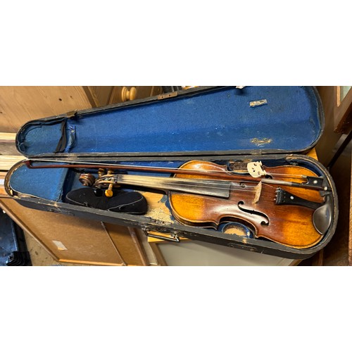 782C - Antique cased Violin