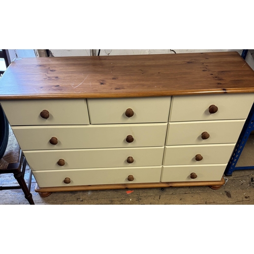 11 - Chest drawers