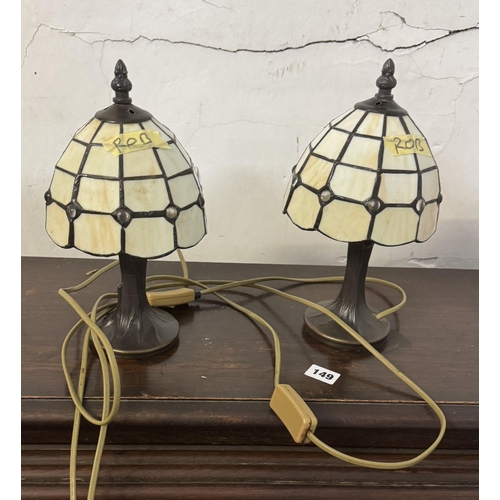 39 - Pair lamps