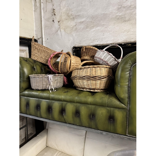 947 - Collection baskets