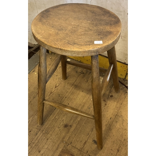 282 - Ash stool