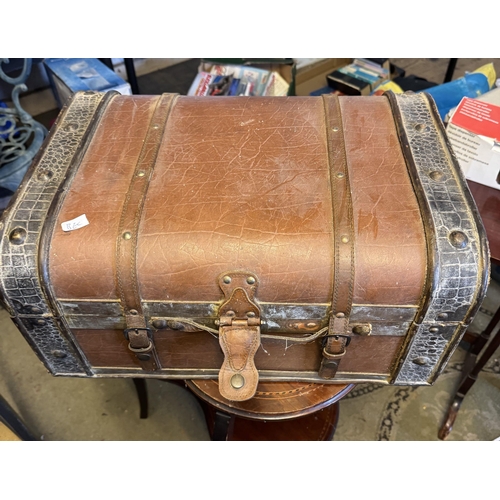 284 - Vintage trunk