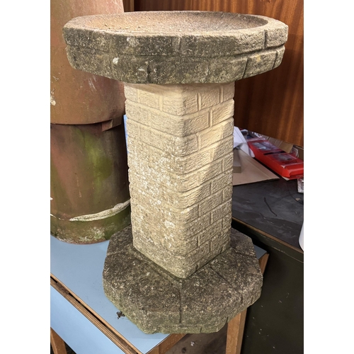 1080 - Stoneware garden birdbath