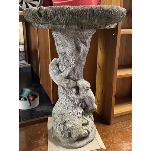 1096 - Stoneware garden bird bath