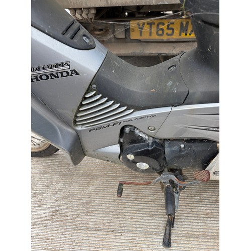 1064 - Honda 125cc petrol moped deceased estate MOT until august 31st 20205