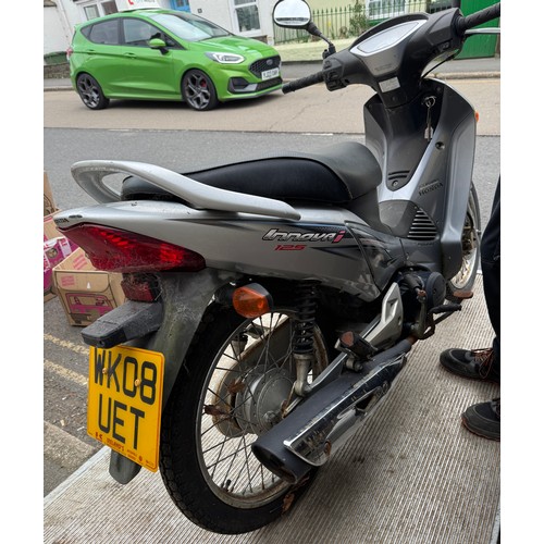 1064 - Honda 125cc petrol moped deceased estate MOT until august 31st 20205