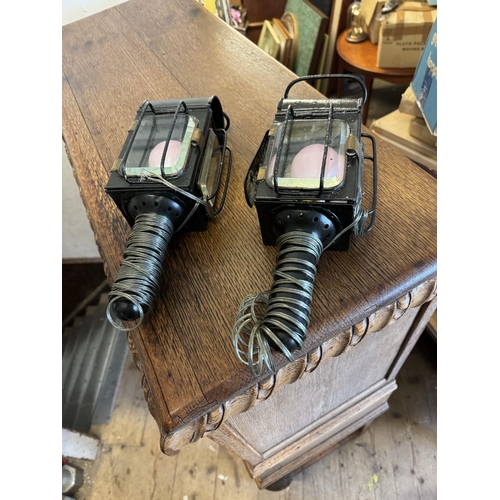Pair coach lamps