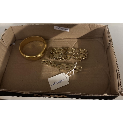 609 - Gold plated jewellery