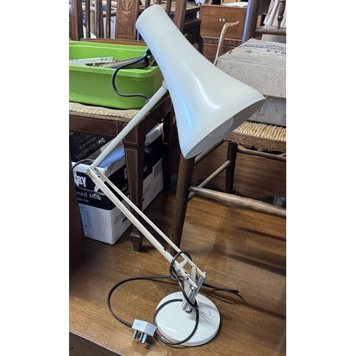 319 - Angle poised lamp