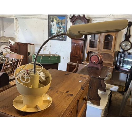 70 - Retro desk light